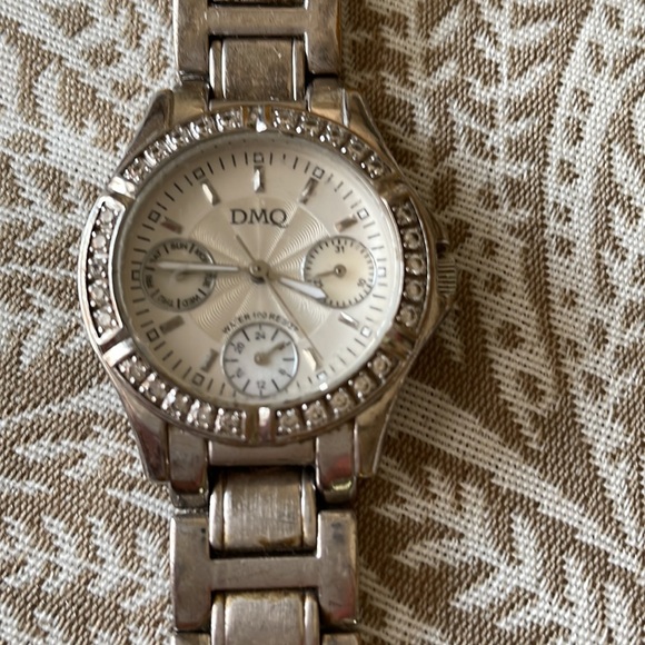 DMQ Watch - Picture 2 of 4